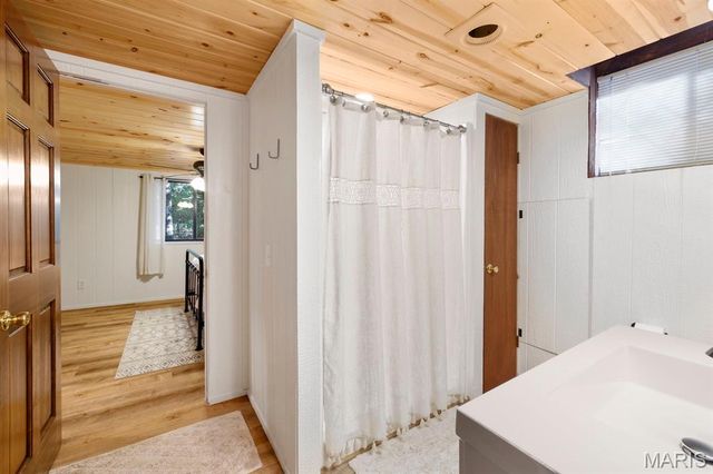 799 South Aspen Point Drive, Innsbrook, MO 63390