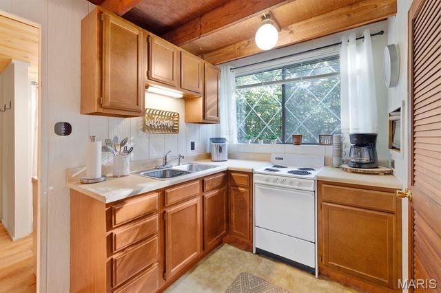 799 South Aspen Point Drive, Innsbrook, MO 63390