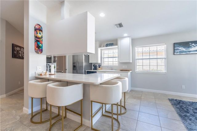 7639 Novara CT, Naples, FL 34114