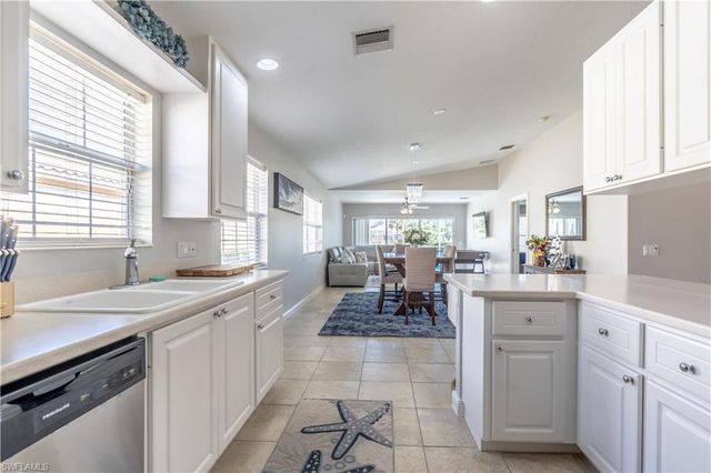 7639 Novara CT, Naples, FL 34114