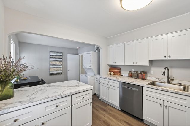 300 106th Avenue NW, Coon Rapids, MN 55448