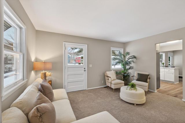 300 106th Avenue NW, Coon Rapids, MN 55448