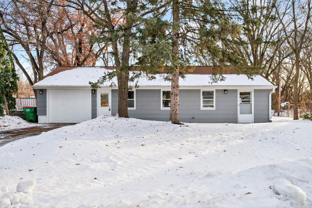 300 106th Avenue NW, Coon Rapids, MN 55448