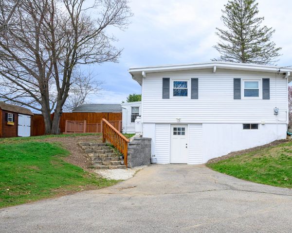 23 Meadow Lane, Greenland, NH 03840