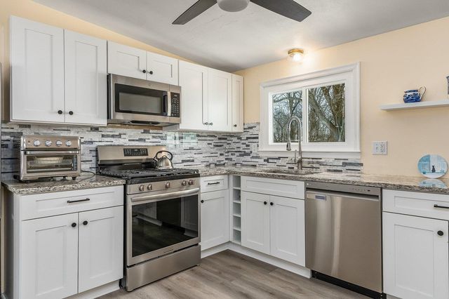 23 Meadow Lane, Greenland, NH 03840
