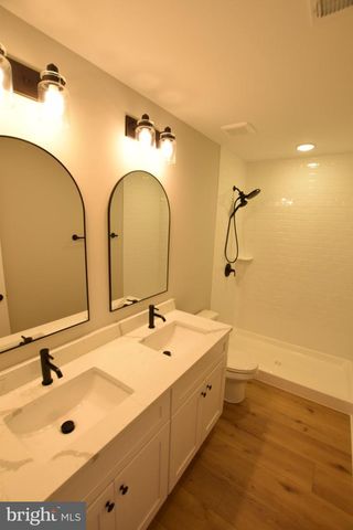 230 LONG POINT RD, Stevensville, MD 21666