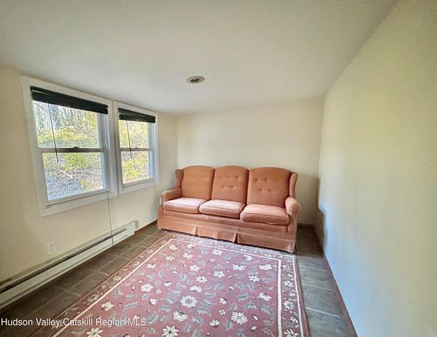 335 Tempaloni Road, Spring Glen, NY 12483