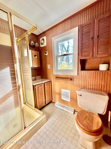 335 Tempaloni Road, Spring Glen, NY 12483