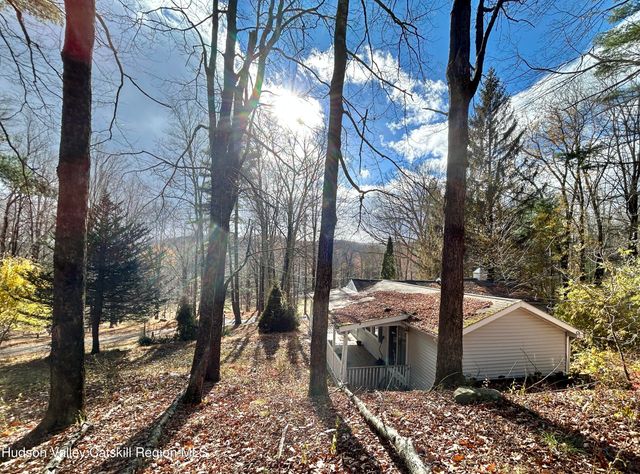 335 Tempaloni Road, Spring Glen, NY 12483