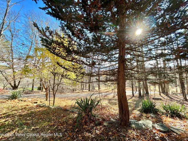 335 Tempaloni Road, Spring Glen, NY 12483