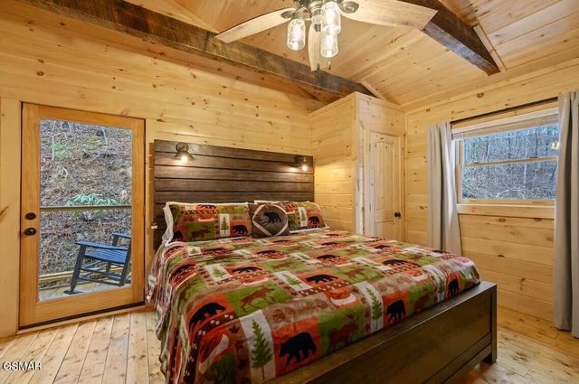 709 Spring Drive, Gatlinburg, TN 37738