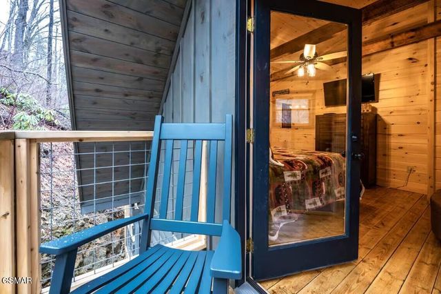 709 Spring Drive, Gatlinburg, TN 37738