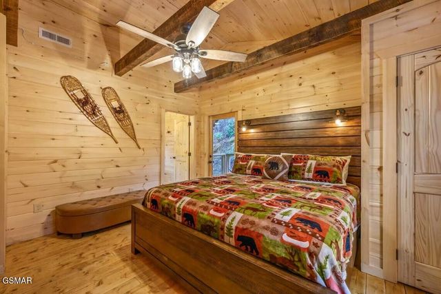 709 Spring Drive, Gatlinburg, TN 37738