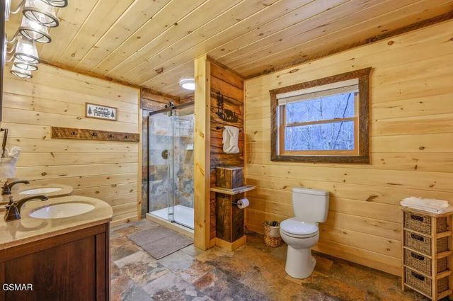 709 Spring Drive, Gatlinburg, TN 37738