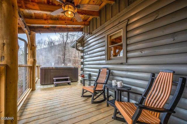 709 Spring Drive, Gatlinburg, TN 37738