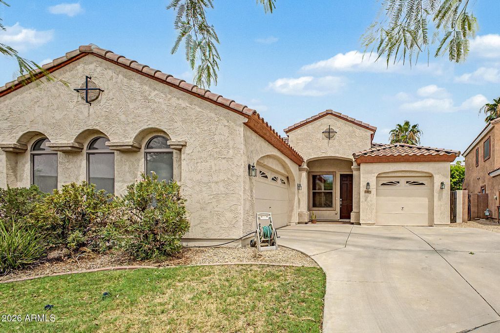 16104 W Mescal Street, Surprise, AZ 85379 — photo 2