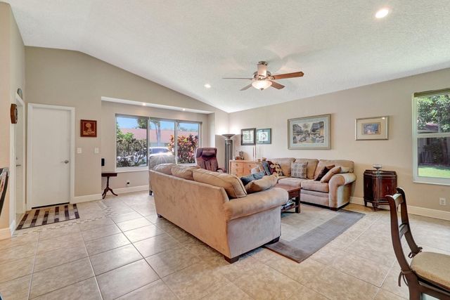 8630 BRIDLE PATH Court 207, Davie, FL 33328