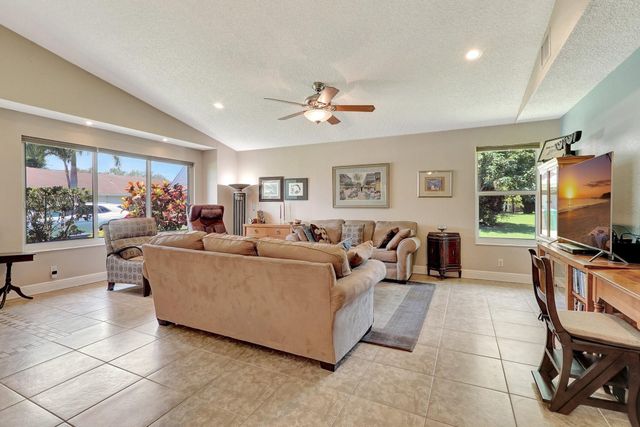 8630 BRIDLE PATH Court 207, Davie, FL 33328
