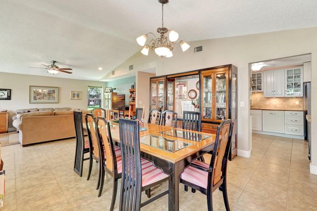 8630 BRIDLE PATH Court 207, Davie, FL 33328