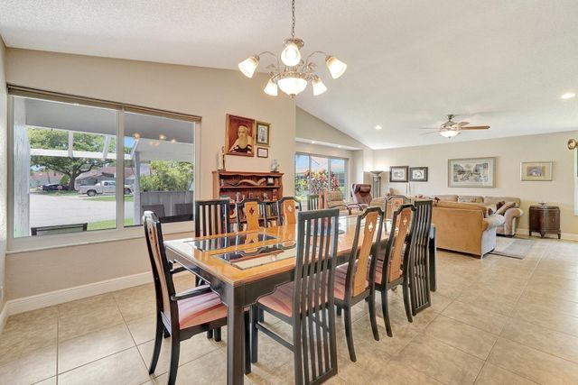 8630 BRIDLE PATH Court 207, Davie, FL 33328