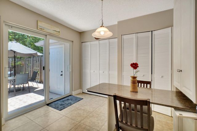 8630 BRIDLE PATH Court 207, Davie, FL 33328