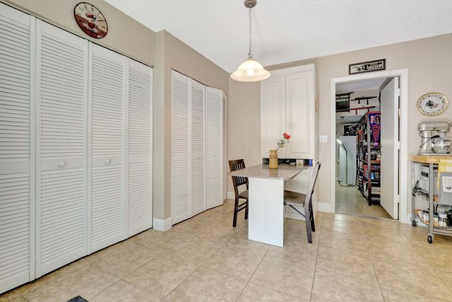 8630 BRIDLE PATH Court 207, Davie, FL 33328
