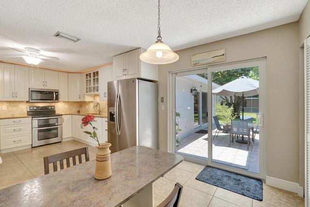 8630 BRIDLE PATH Court 207, Davie, FL 33328