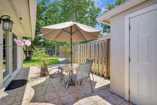 8630 BRIDLE PATH Court 207, Davie, FL 33328