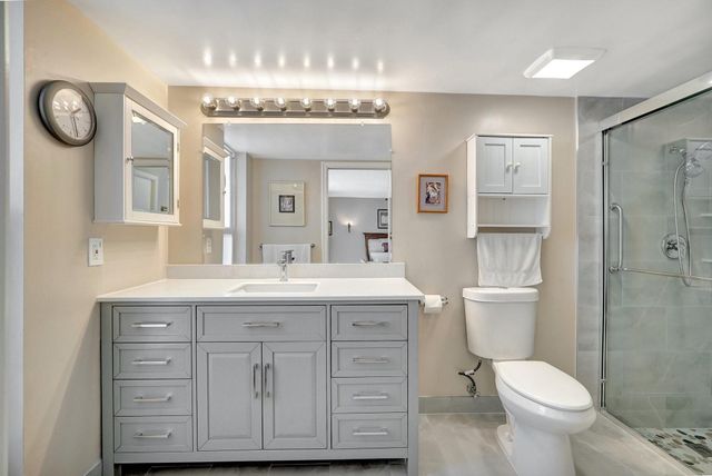 8630 BRIDLE PATH Court 207, Davie, FL 33328