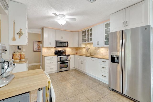 8630 BRIDLE PATH Court 207, Davie, FL 33328