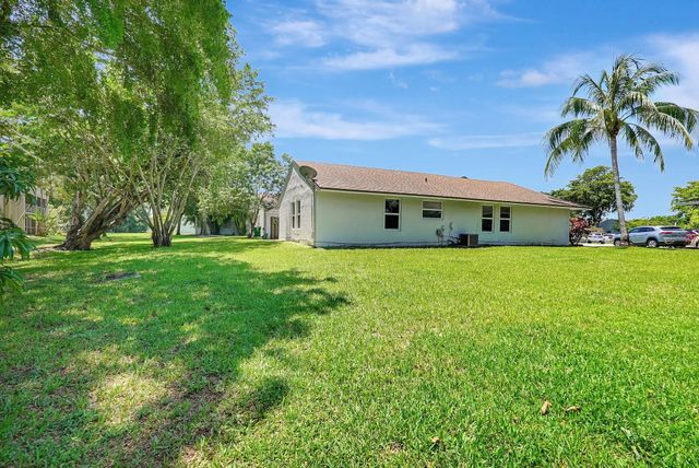8630 BRIDLE PATH Court 207, Davie, FL 33328