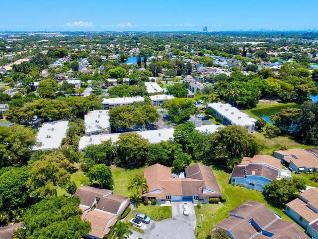 8630 BRIDLE PATH Court 207, Davie, FL 33328