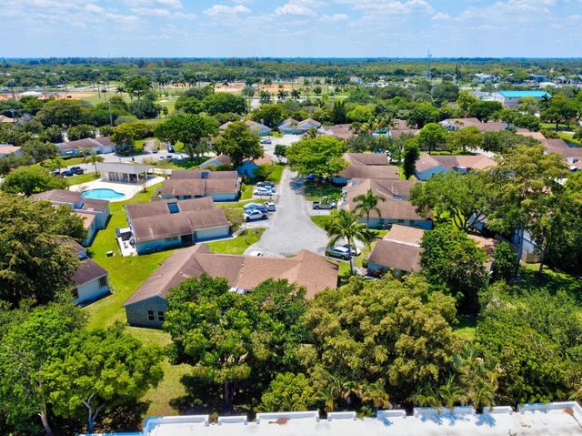 8630 BRIDLE PATH Court 207, Davie, FL 33328