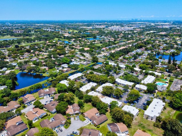 8630 BRIDLE PATH Court 207, Davie, FL 33328
