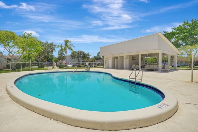 8630 BRIDLE PATH Court 207, Davie, FL 33328