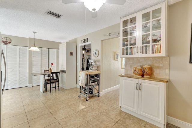 8630 BRIDLE PATH Court 207, Davie, FL 33328