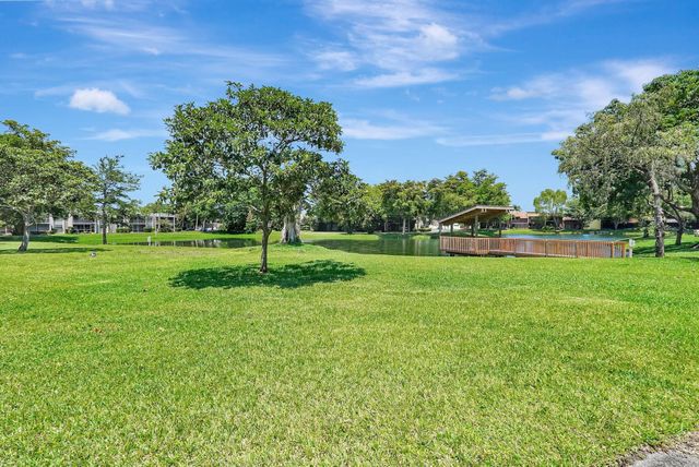8630 BRIDLE PATH Court 207, Davie, FL 33328