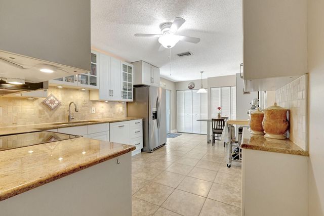 8630 BRIDLE PATH Court 207, Davie, FL 33328