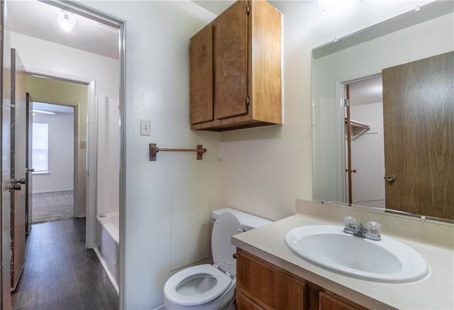 308 Manuel Drive B, College Station, TX 77840