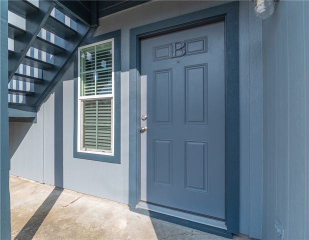 308 Manuel Drive B, College Station, TX 77840