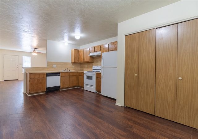 308 Manuel Drive B, College Station, TX 77840