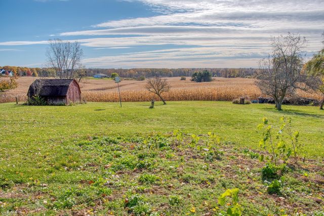 1932 E Hibbard Road, Owosso, MI 48867