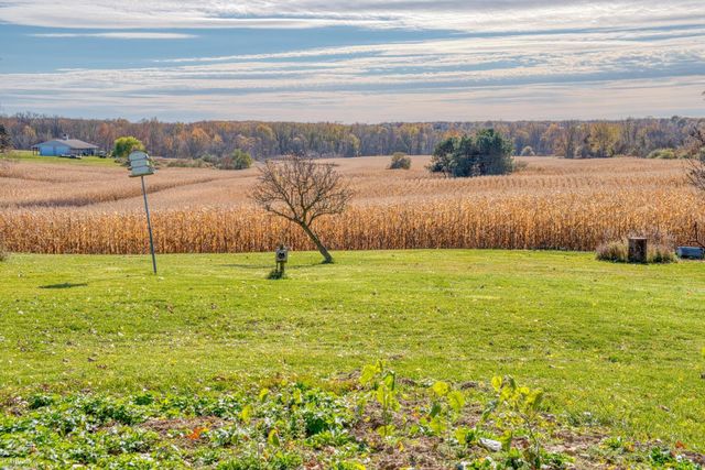 1932 E Hibbard Road, Owosso, MI 48867