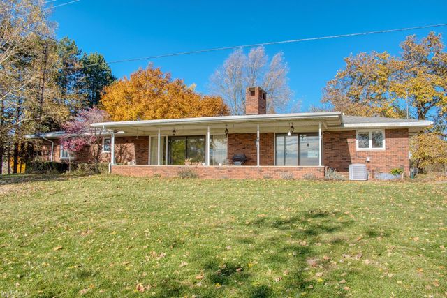 1932 E Hibbard Road, Owosso, MI 48867