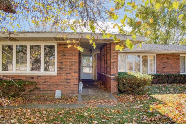 1932 E Hibbard Road, Owosso, MI 48867