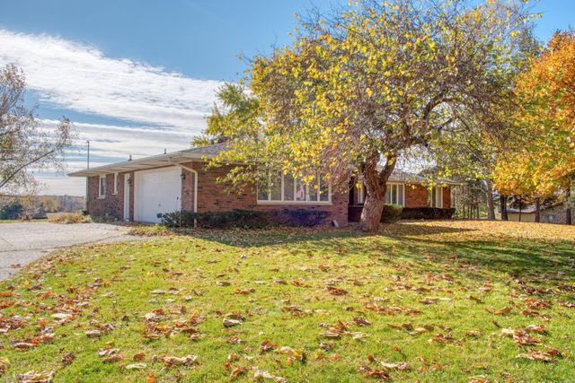 1932 E Hibbard Road, Owosso, MI 48867