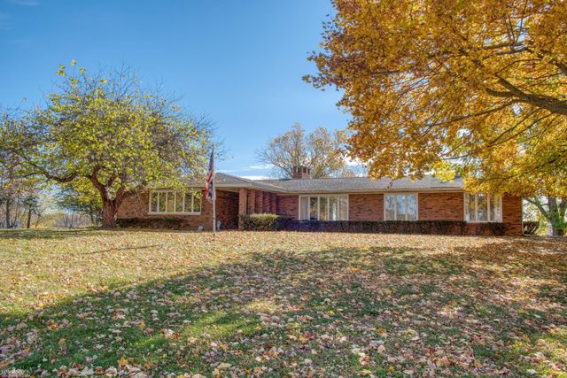 1932 E Hibbard Road, Owosso, MI 48867