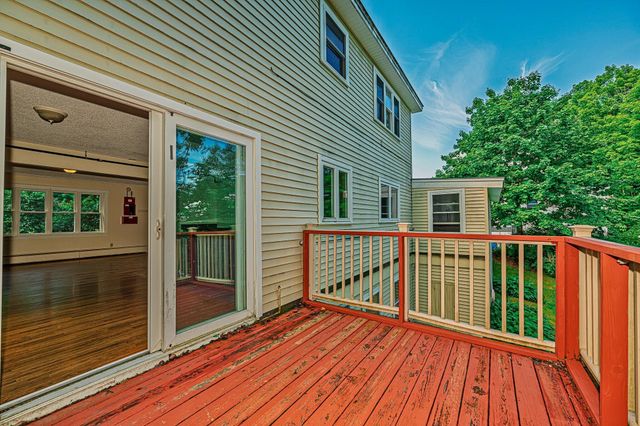 81 Seamans Road, New London, NH 03257