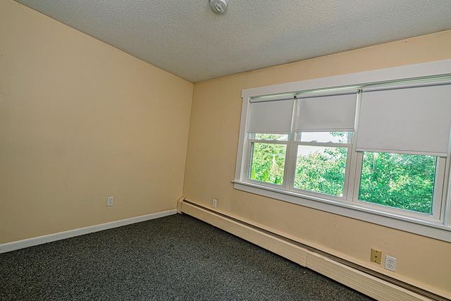 81 Seamans Road, New London, NH 03257