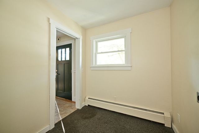 81 Seamans Road, New London, NH 03257